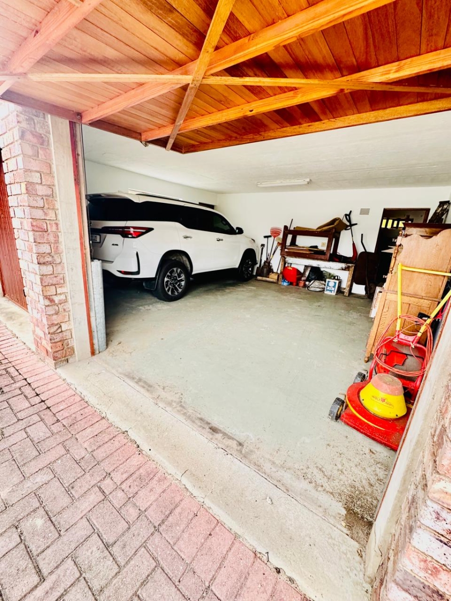 4 Bedroom Property for Sale in Bayview Western Cape